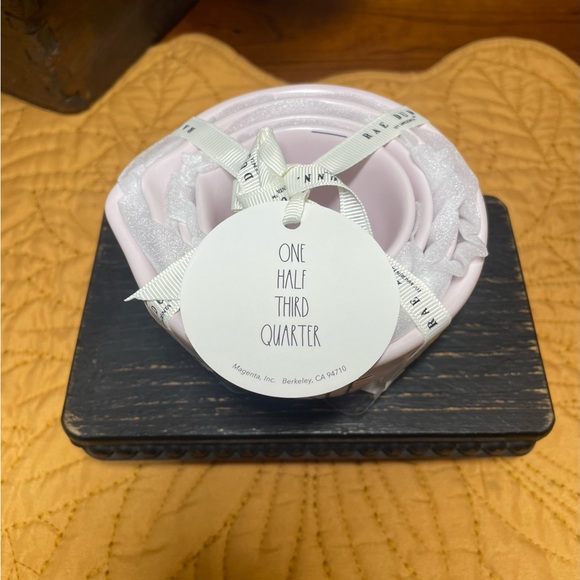 LILAC Rae Dunn Measuring Cups - Picture 2 of 4